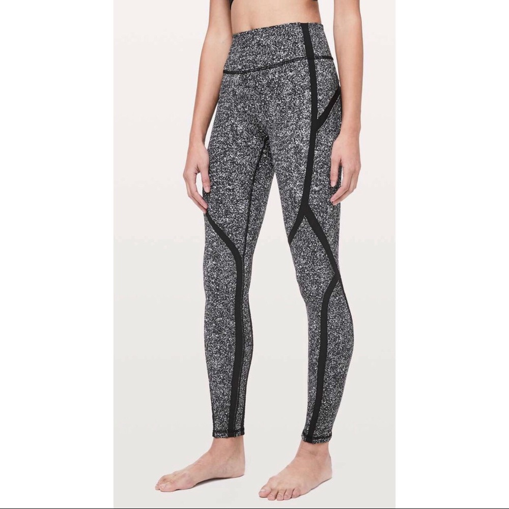 ❌SOLD❌ Lululemon Sleek and Strong Tight *28" /sz 4